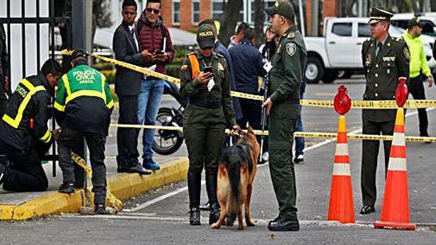 Diversos soldats acordonen la zona de l&#039;atemptat.