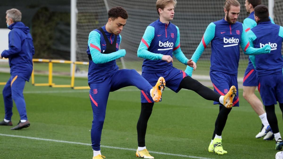 Dest, en un entrenamiento en la ciudad deportiva del Barça.