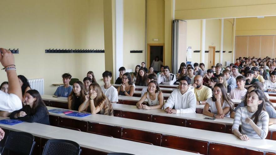 La Facultad Jovellanos recibe a sus nuevos alumnos | MARCOS LEÓN