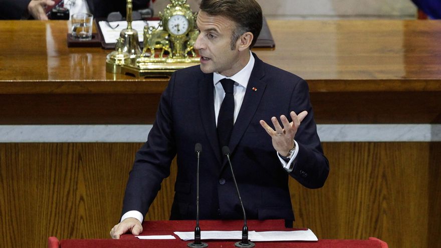 Los socialistas, &quot;listos para negociar con Macron&quot;, ponen en riesgo la unión de izquierdas