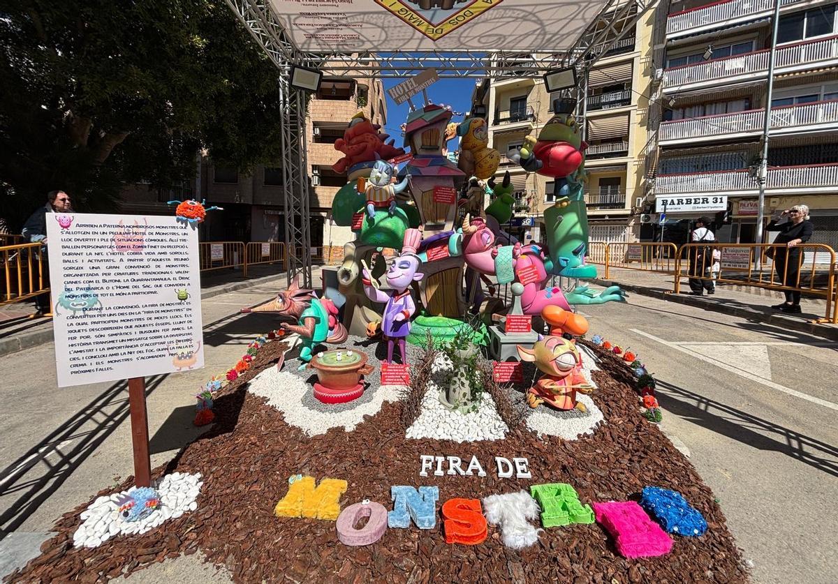 La fallita de Dos de Maig realizadoapor el artista Ángel Navarro.