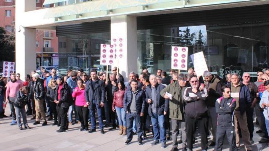 Los taxistas protestan contra la nueva regulación horaria