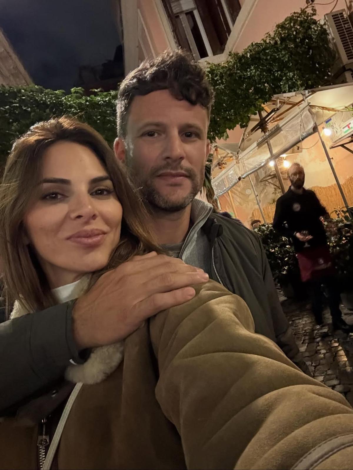 Irene Rosales y Guillermo durante una escapada romántica.