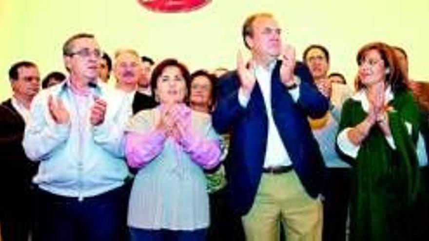 Monago se presenta como el candidato más sólido para ganar al PSOE en 2011