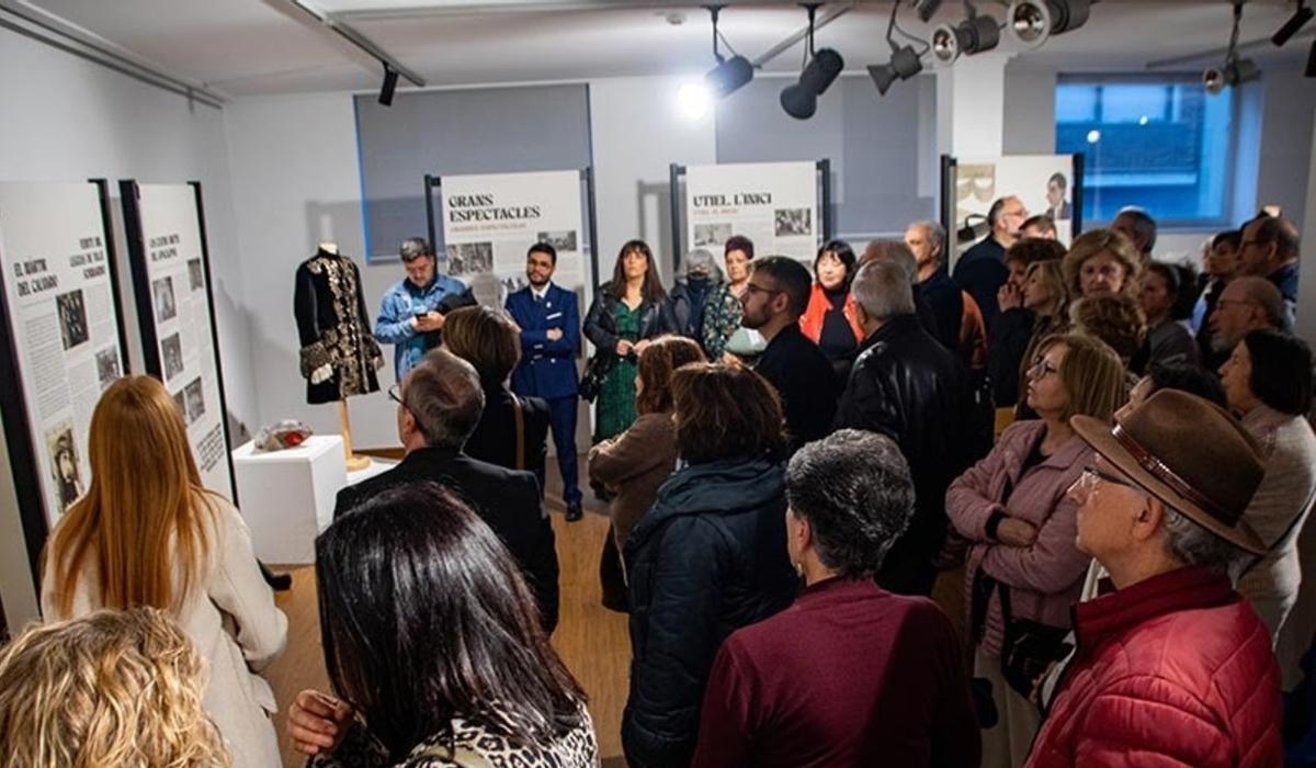 Inauguración de la exposición sobre Enrique Rambal en Utiel.