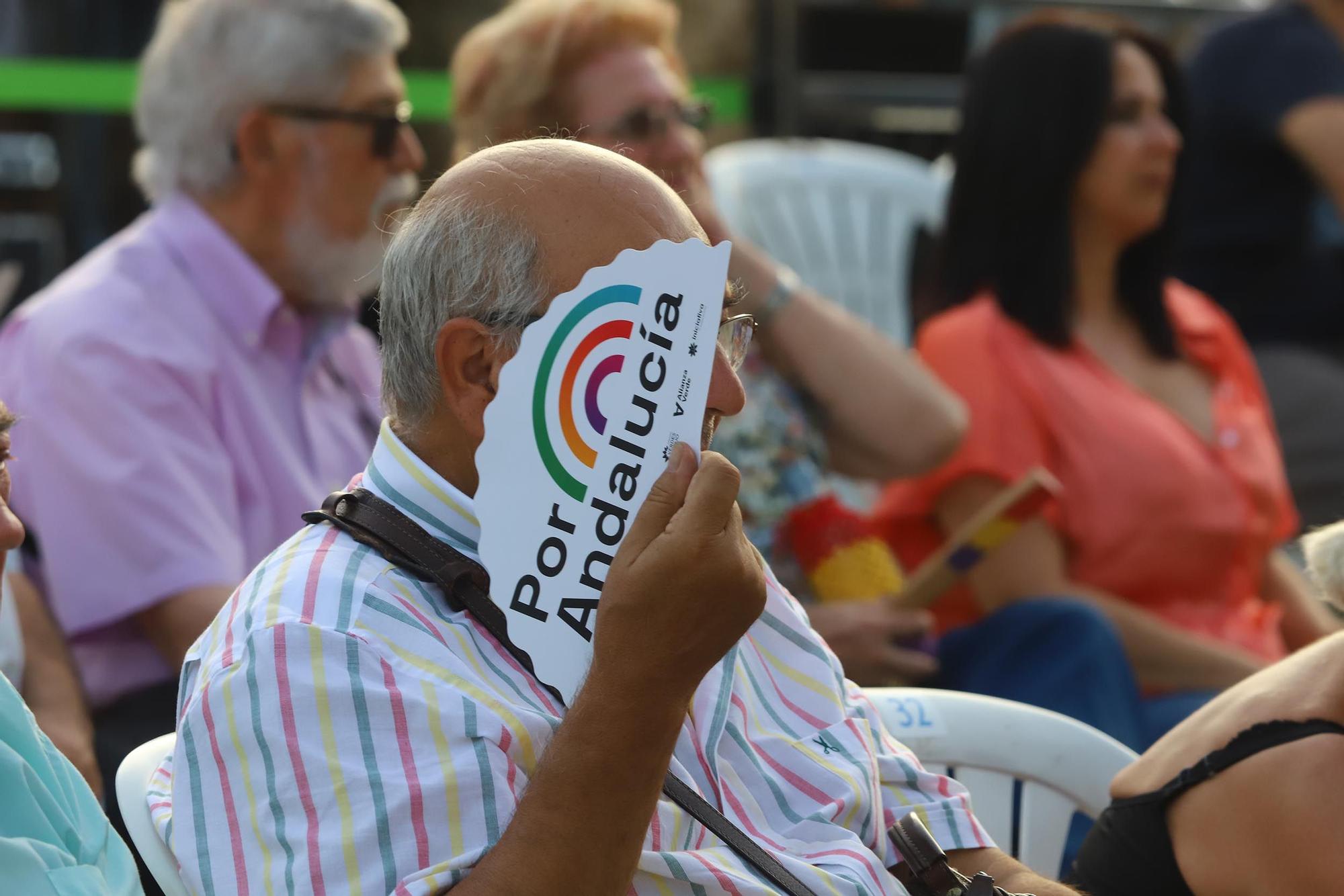 Yolanda Díaz en la campaña electoral andaluza en Córdoba