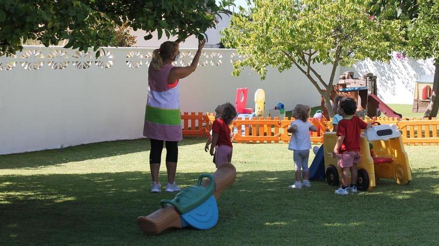 Un bebé de un año, positivo por covid en una guardería de Cartagena