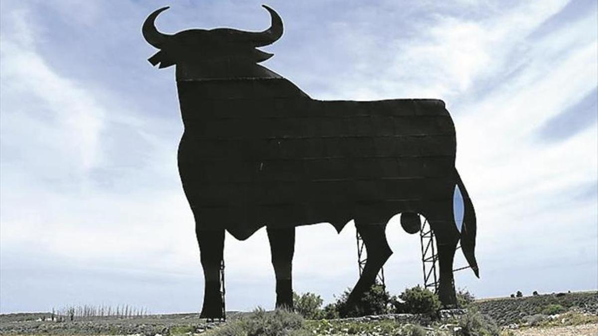Toro de Osborne en peñalba, icono de la película 'Jamón Jamón'