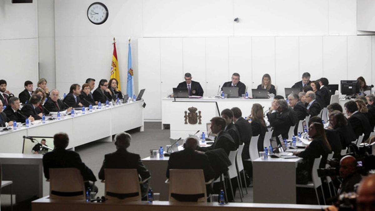 Vista general de la sala donde se celebra el juicio del 'Prestige', el martes.