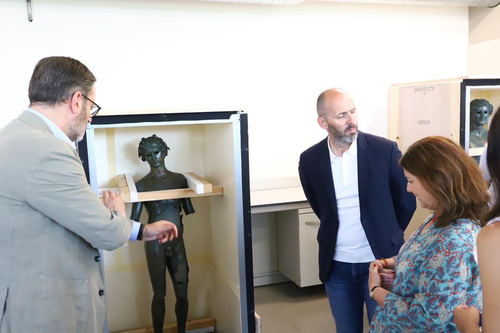 Los efebos de Pedro Abad en el Museo Arqueológico