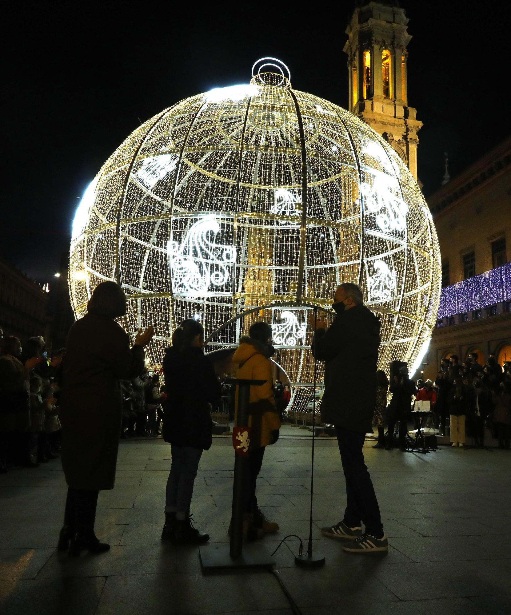 Zaragoza enciende la Navidad