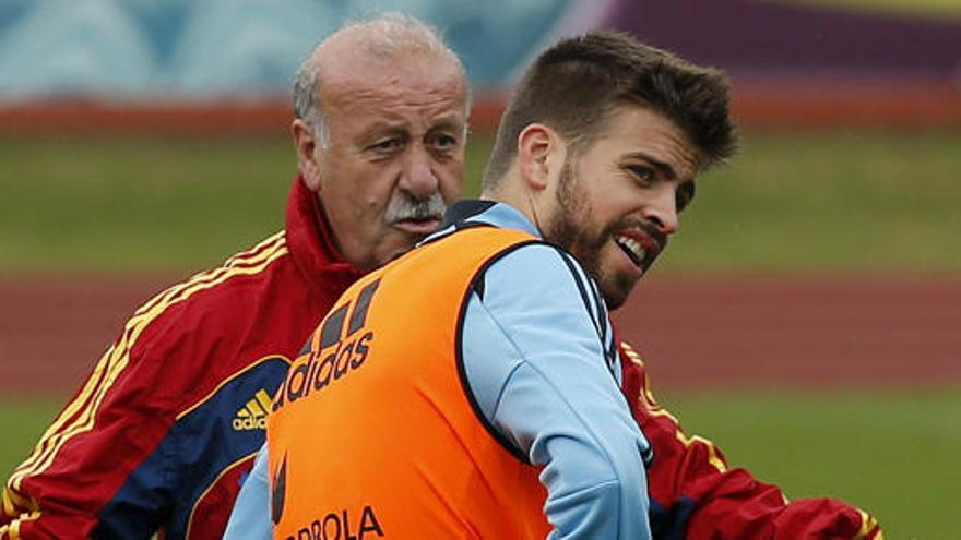 Piqué, con Vicente del Bosque.