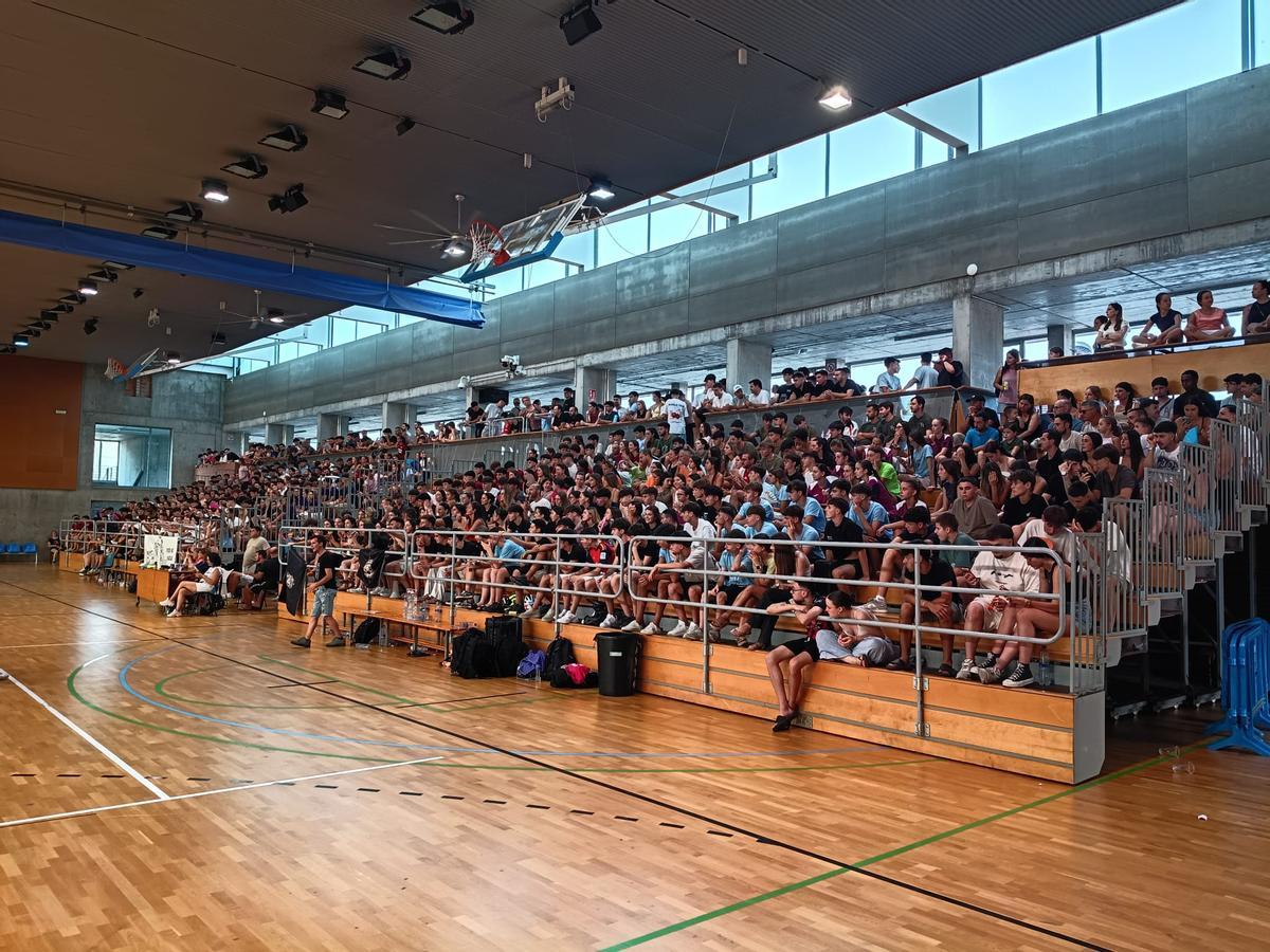 Así fue el partido de fútbol sala de las peñas de Sagunt