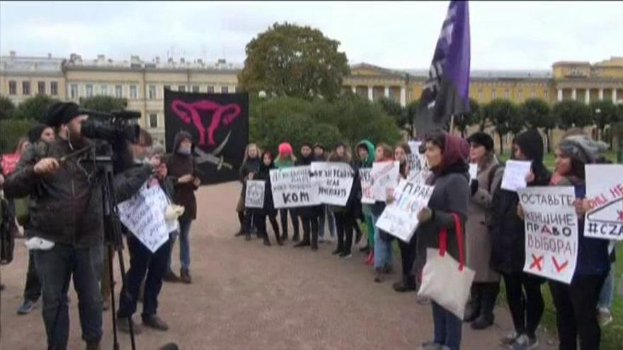 Protesta en Rusia contra la ilegalización del aborto