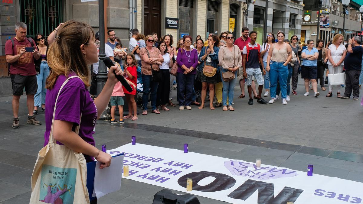 Protesta en San Telmo por el asesinato machista en Tenerife