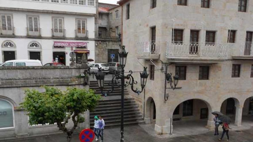 Paseo da Corredoira y acceso a la Porta da Pía, en Tui.  // E.G.