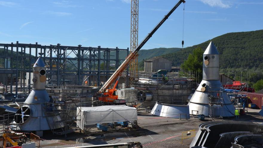 Foto d&#039;arxiu de la construcció de la planta de sal vacuum.