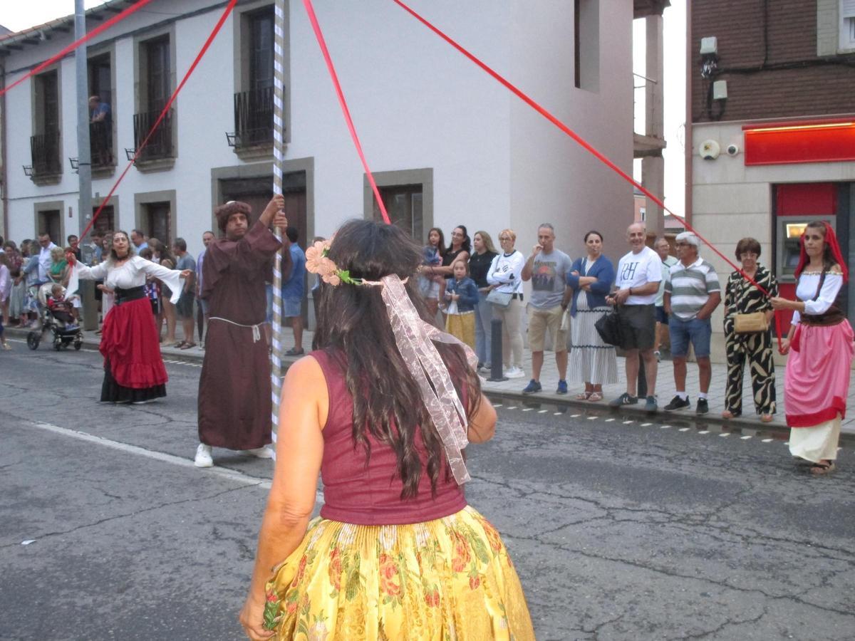 GALERÍA | Camarzana de Tera se despide de sus fiestas con el Desfile de Carrozas GALERÍA | Camarzana de Tera se despide de sus fiestas con el Desfile de Carrozas