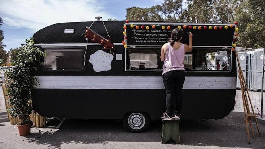 La ultima moda de las caravanas de comida callejera, conocidas como &quot;Food Trucks&quot;, llega a Antequera
