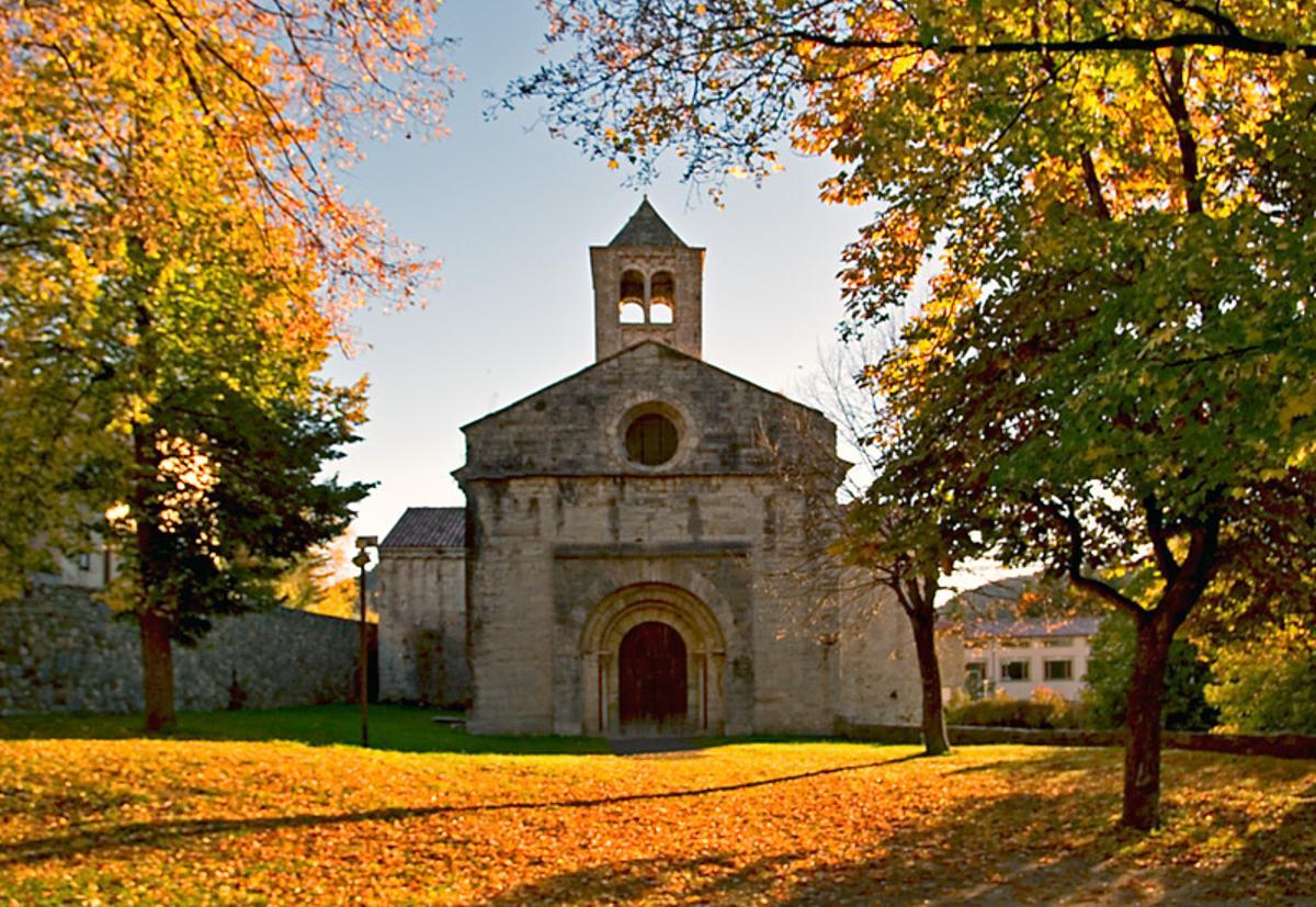 Fachada del monasterio de Sant Pere de Camprodon.