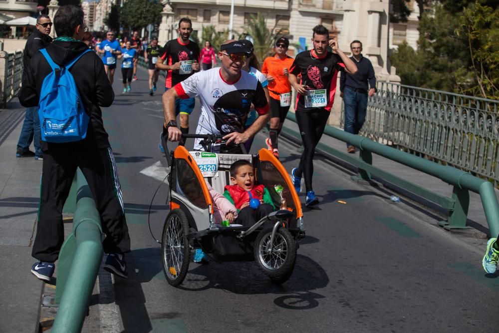 Hassanne Ahouchar gana el 44 maratón de Elche