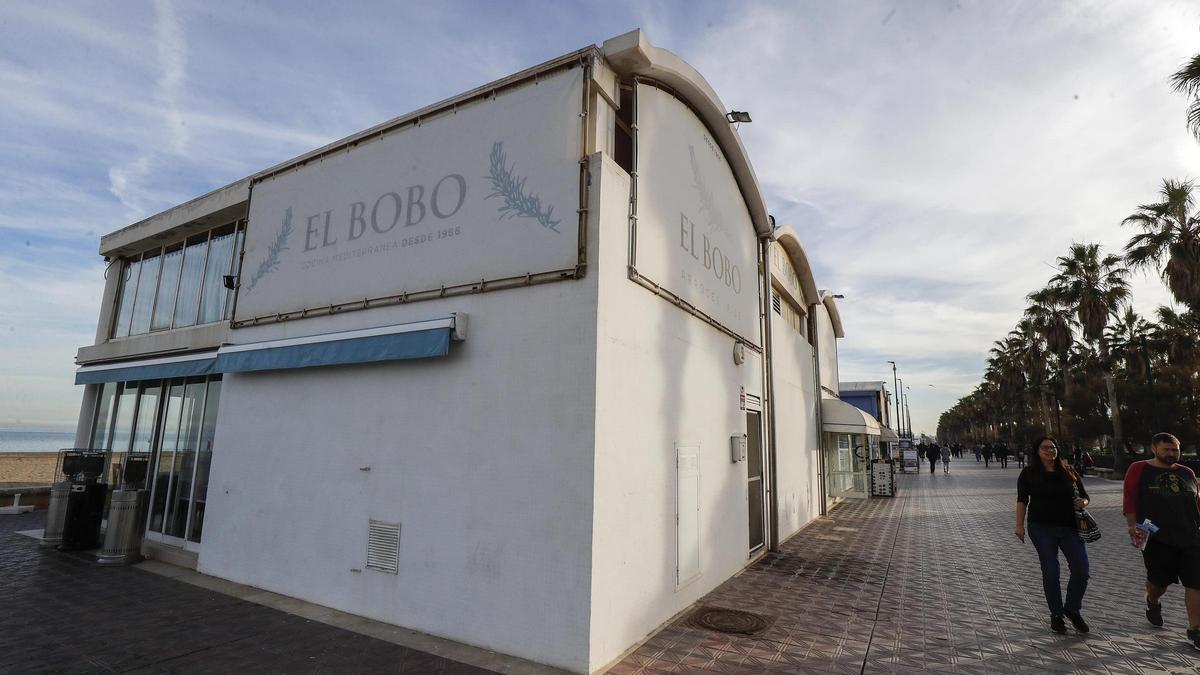 El restaurante El Bobo es un clásico de la playa de València.