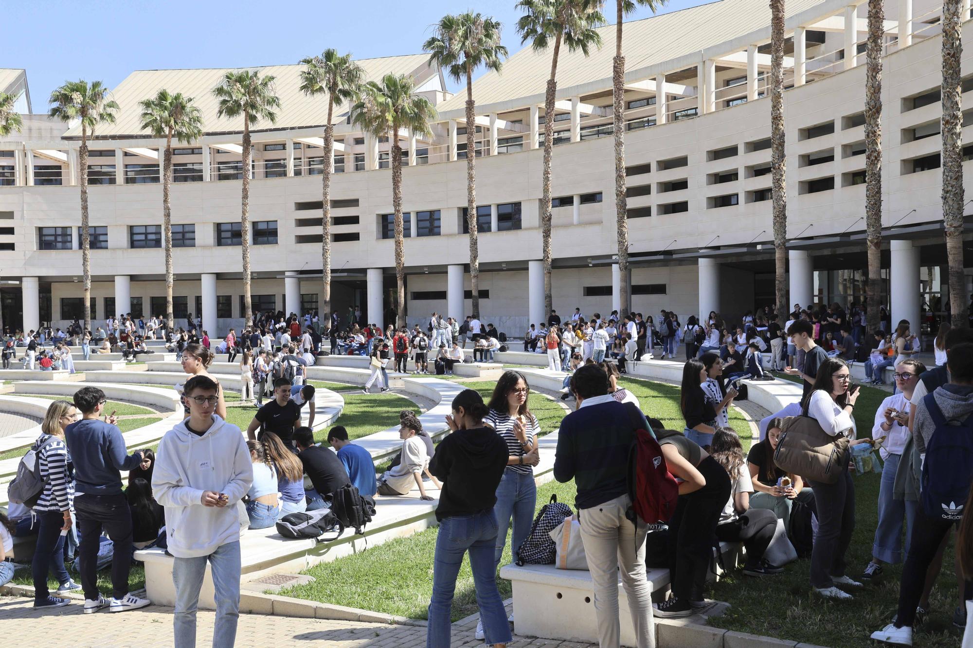 Primer día de la Selectividad 2023 en la Universidad de Alicante