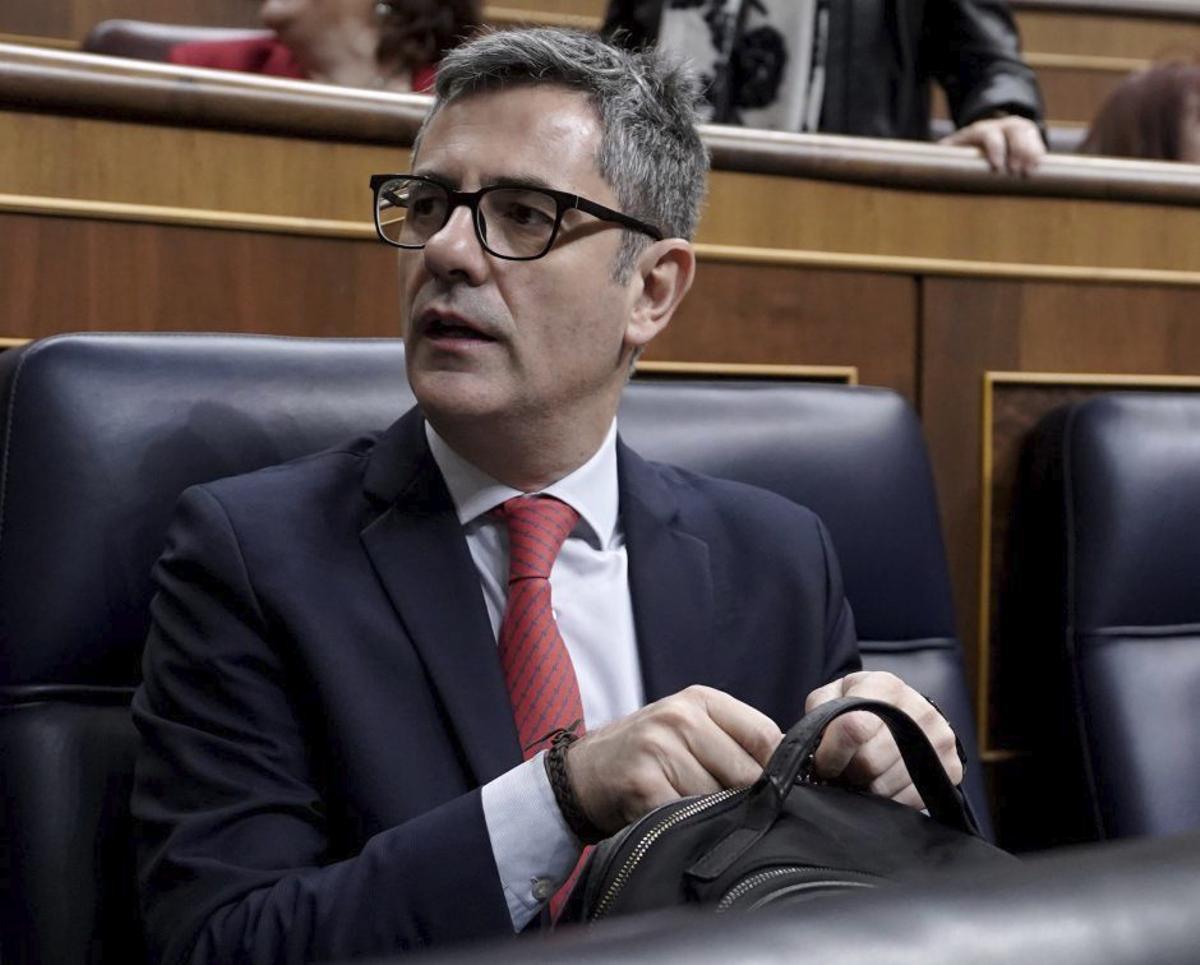 El ministro de la Presidencia, Félix Bolaños, en el Congreso.  | |  J. L. ROCA
