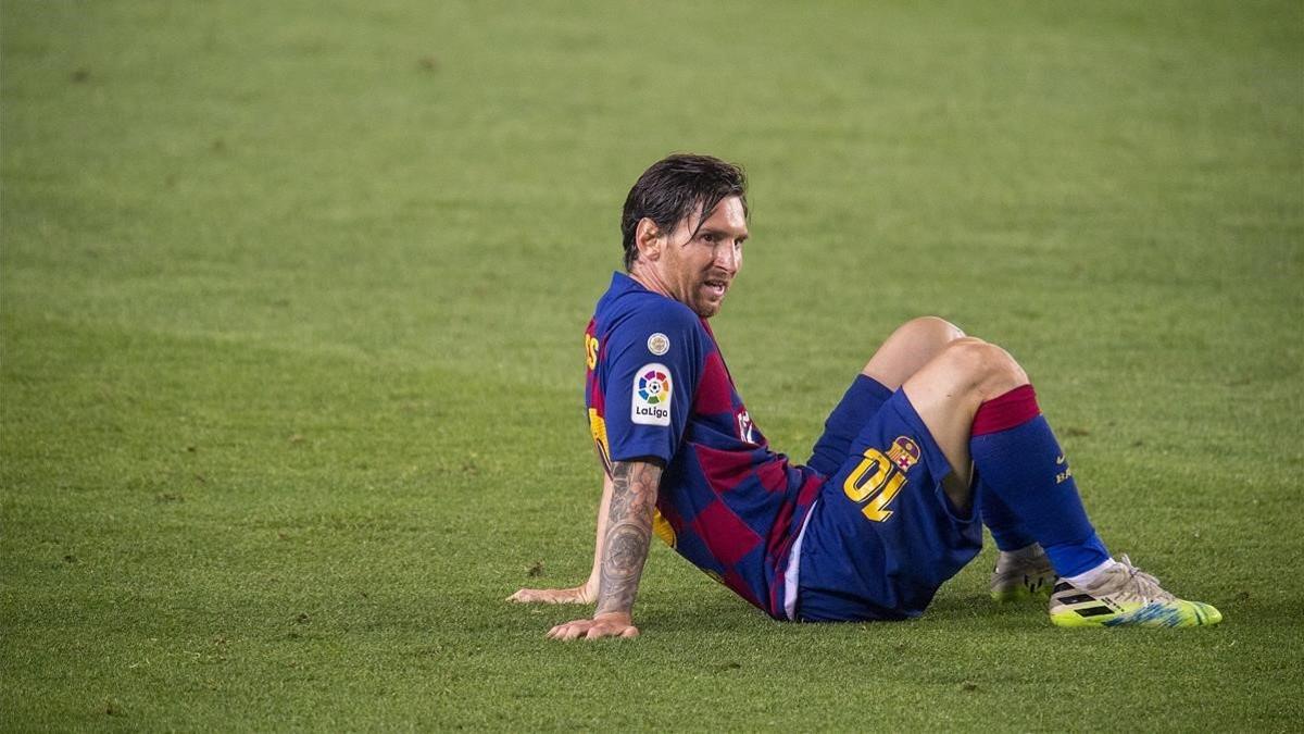 segea53868930 barcelona   23 06 2020   deportes    messi tras una falta   200626131303