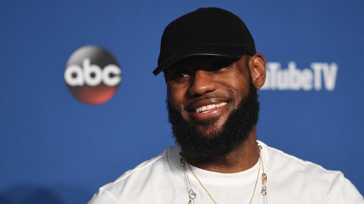 LeBron jugará cuatro años en Los Angeles