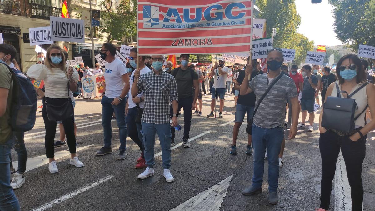 Guardias civiles de Zamora, en la manifestación frente a Interior