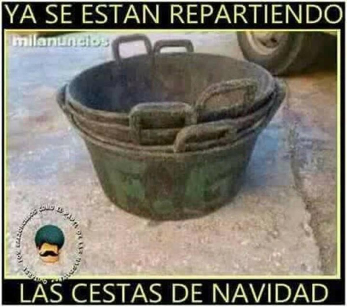 Desea Felices Fiestas por WhatsApp con divertidas imágenes