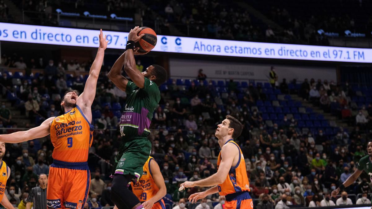 Las imágenes del Unicaja - Valencia Basket de la Liga Endesa.