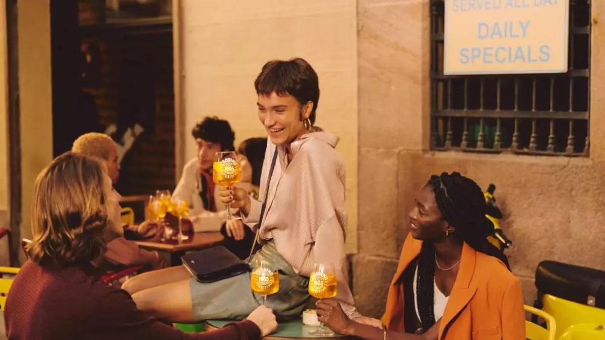 Las mejores terrazas de Barcelona para probar el ‘spritz’ sin alcohol que está de moda