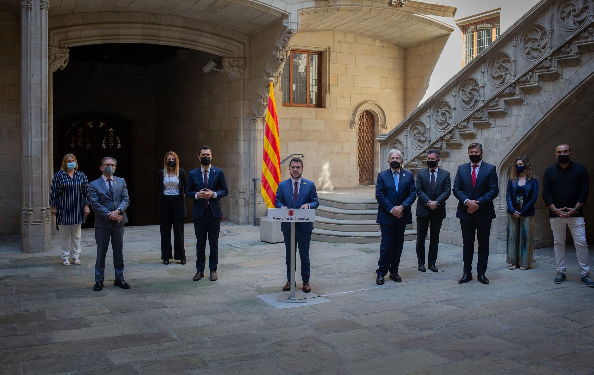 El 'president' Pere Aragonès, junto a patronales y sindicatos