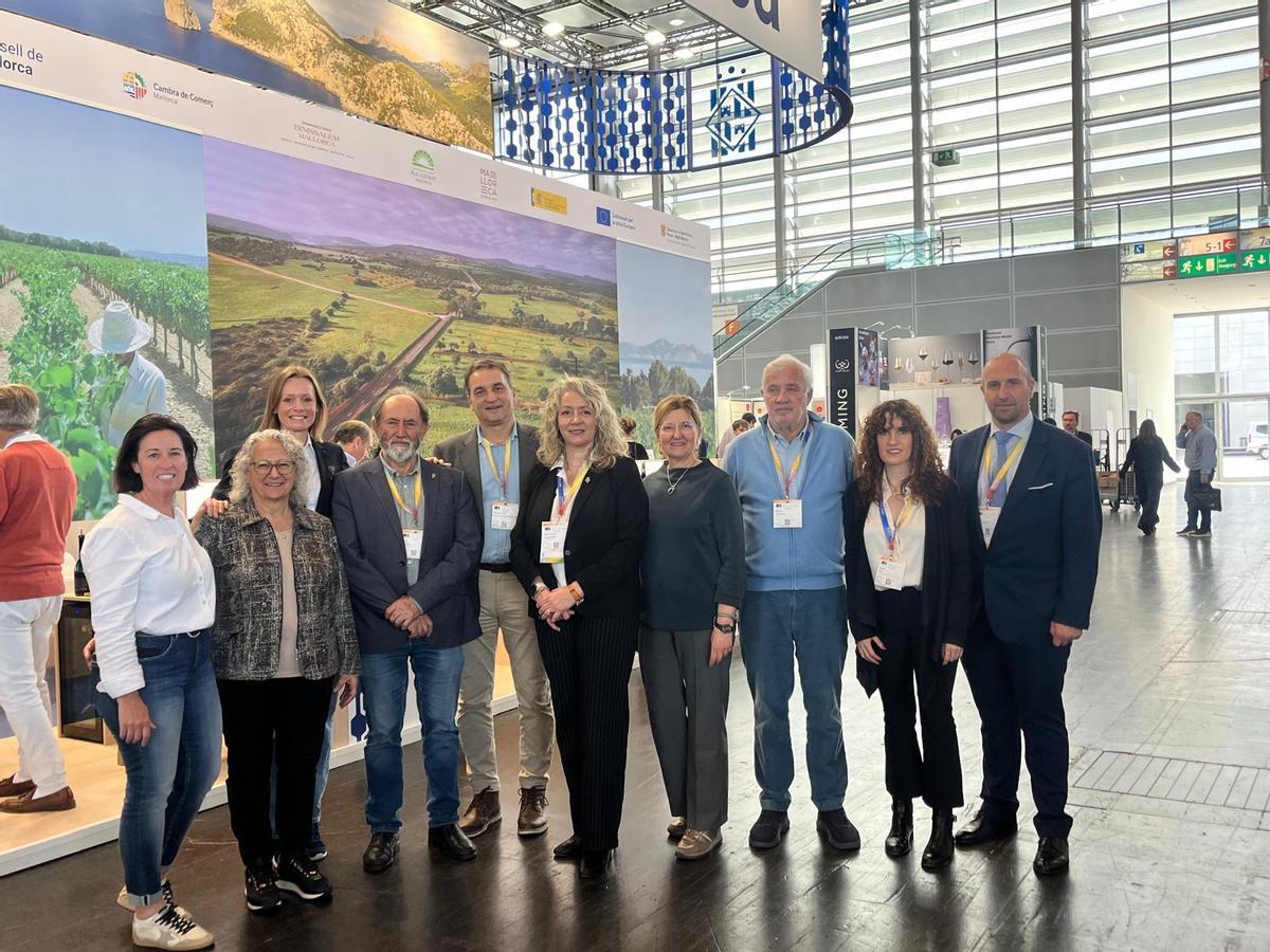 Pilar Oliver, María Miquel, Alexandra y Miquel Gelabert, Tomeu Cifre, Marga Amat, José Luis Roses, Marina Vera y Alvaro Roca.