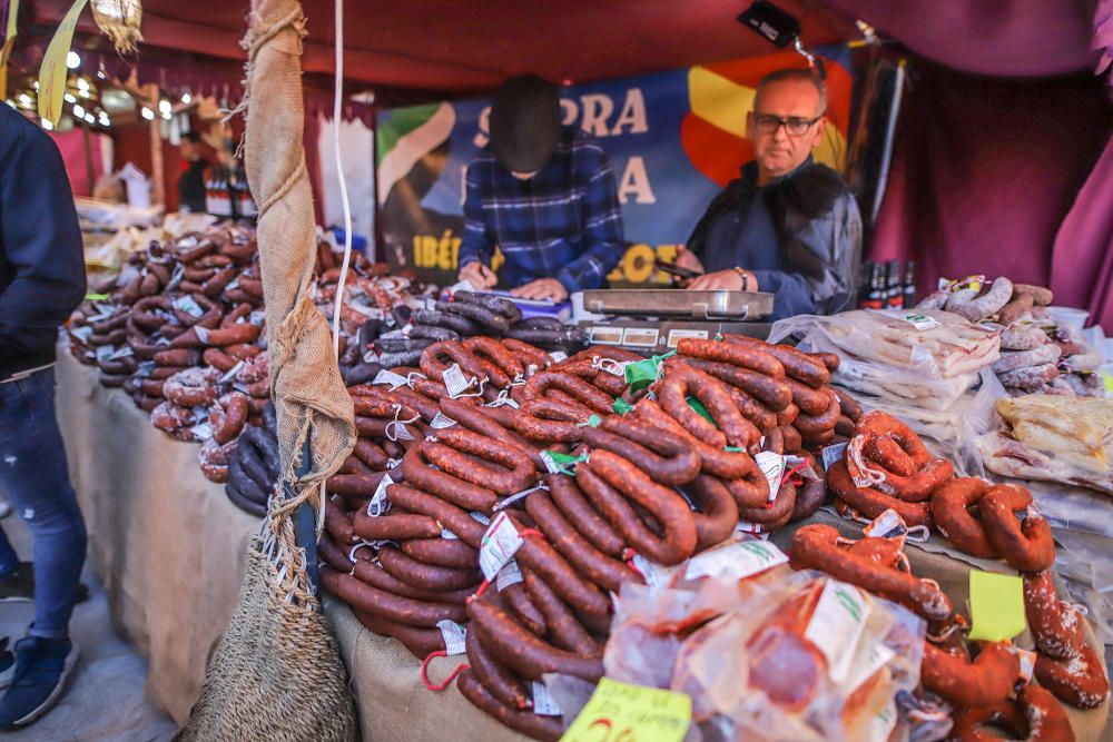 Orihuela rescata su pasado en su tradicional Mercado Medieval