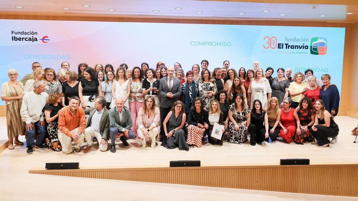 Foto de familia de la celebración del aniversario de la fundación.