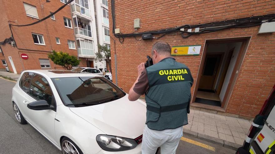 VÍDEO: Dos gijoneses de 24 y 26 años, investigados por "el pique" de velocidad que provocó el vuelco de un bus en Gijón