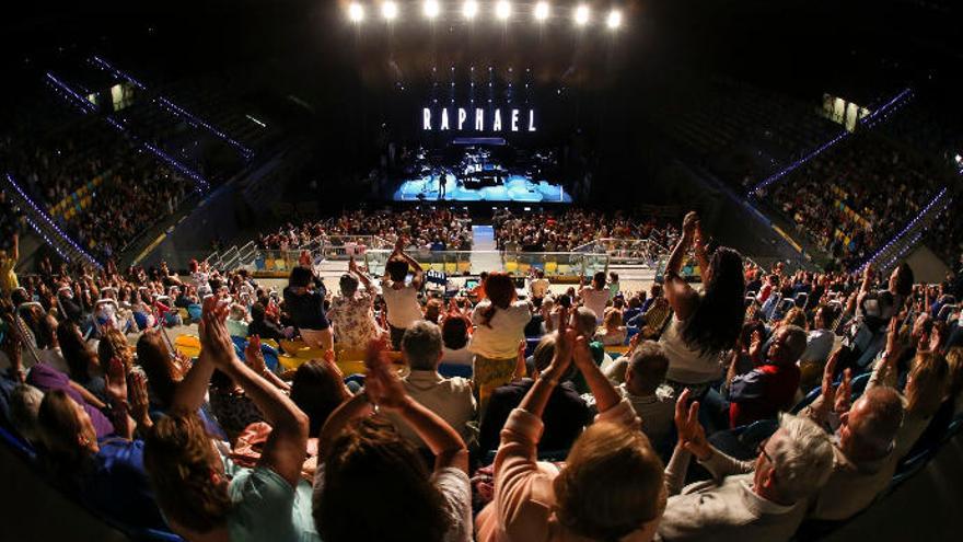 Concierto de Raphael en el pabellón Gran Canaria Arena en el año 2015.