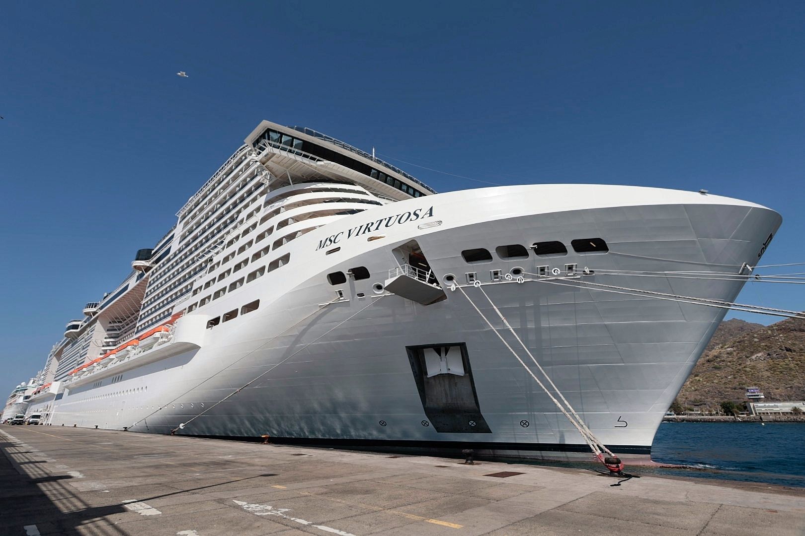 Crucero MSC Victoria en puerto de Santa Cruz de Tenerife