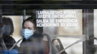 ¿Salir a la calle con mascarilla puede ayudar a aliviar los síntomas de la alergia?