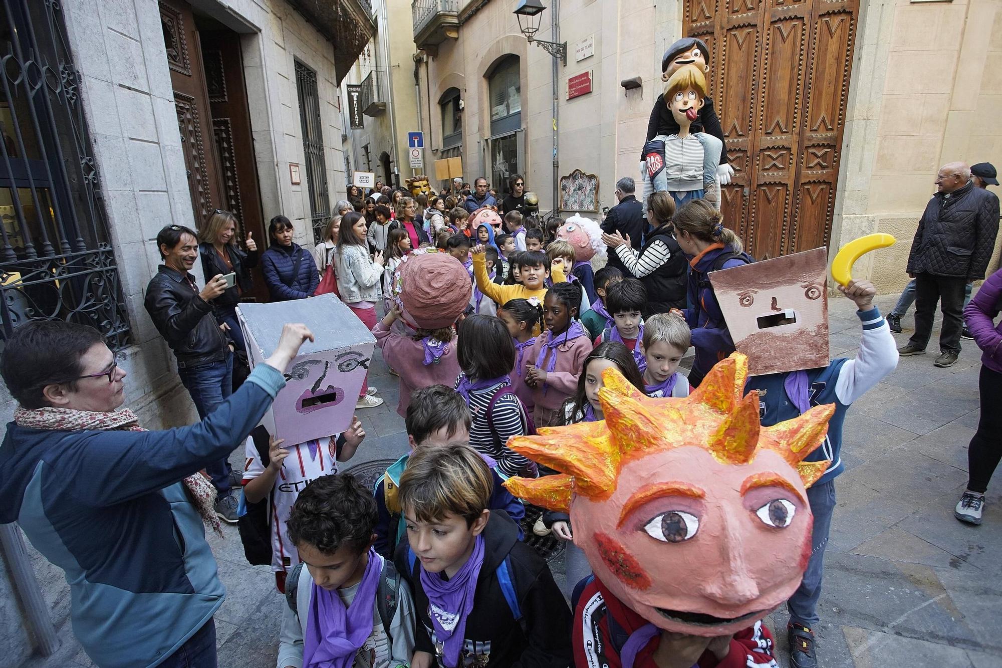 Les fotos de la cercavila d'escoles amb la Girona Marxing Band i els Gegantons de Girona