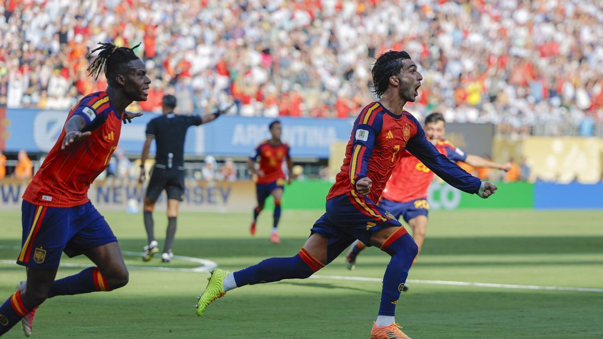 ¡Así se ha ha montado la locura con el gol de Ferran Torres en Barcelona!