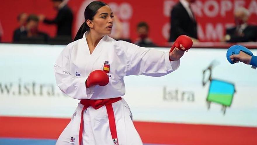 Maria Torres, durante uno de los combates del Mundial de Kárate en el que se colgó el oro.