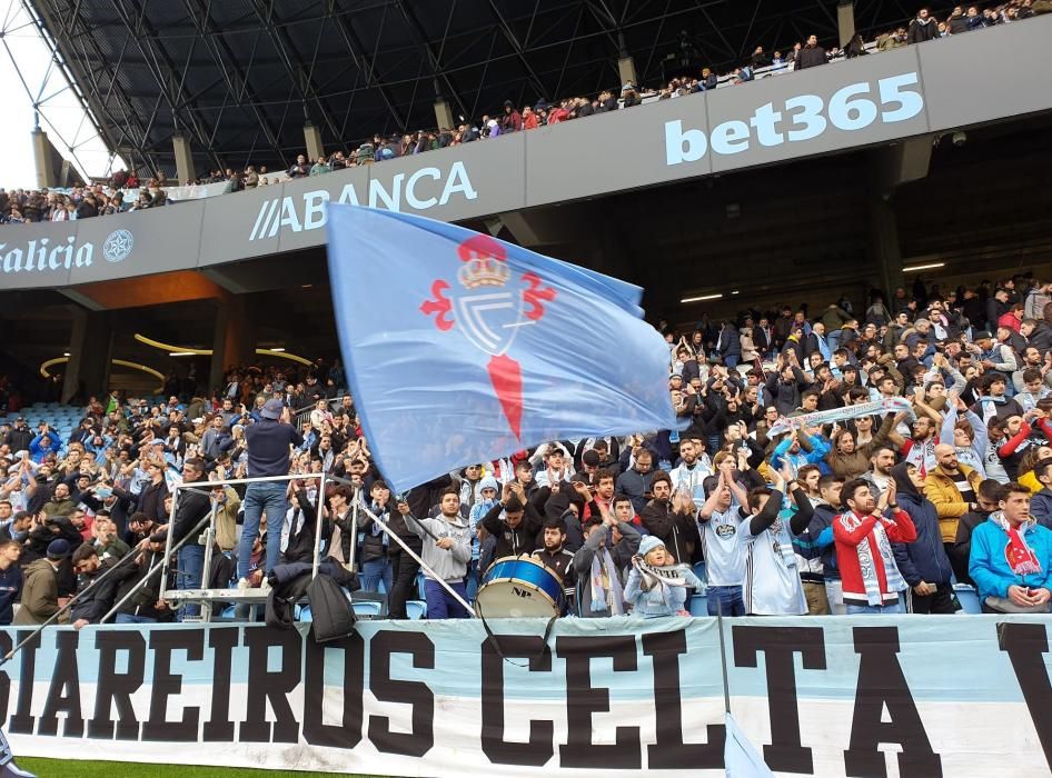 El Celta, negado ante la portería. // Marta G. Brea | Ricardo Grobas