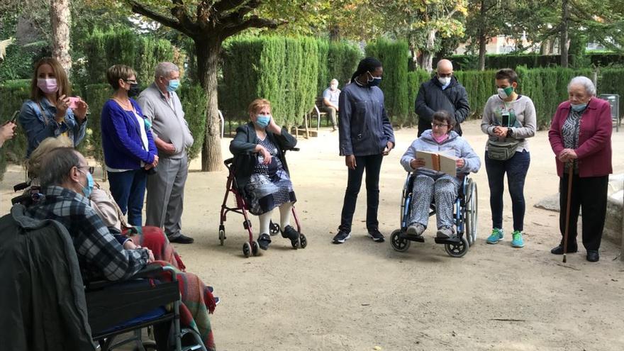 Lectura de poesia col·lectiva en el marc del Mes de la gent gran de l&#039;any passat