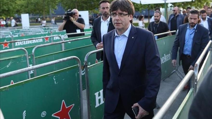 Puigdemont se ofrece con condiciones para un &quot;cara a cara&quot; con Rajoy en el Congreso