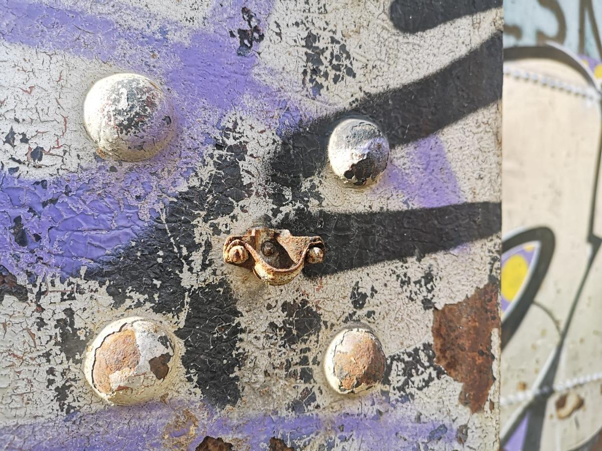 Así es el Gasómetro de Lebón, un testido del pasado industrial de la ciudad