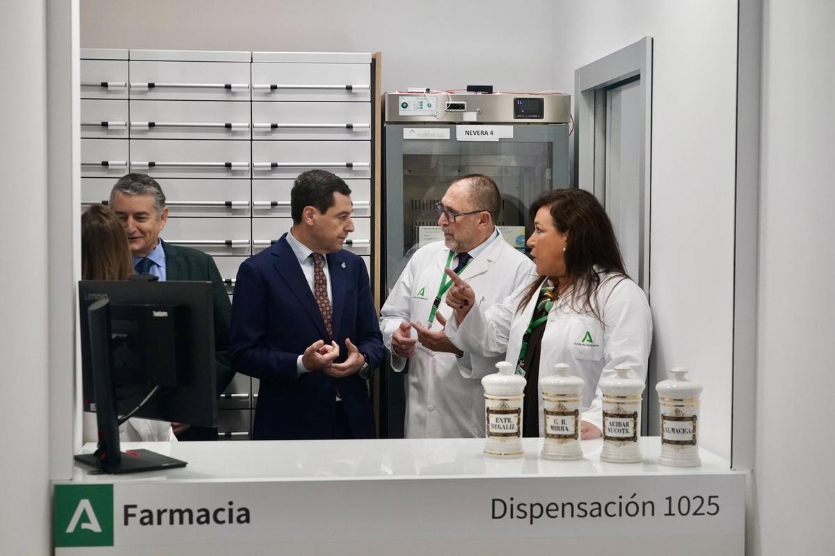 Juanma Moreno inaugura el  nuevo Hospital de Día Oncohematologico del Clínico